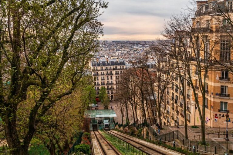 Discovering Paris